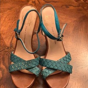 House of Harlow wedges